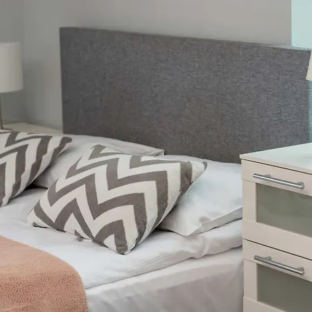 Functional & Cozy Close To The And Downtown By Renters * סופוט